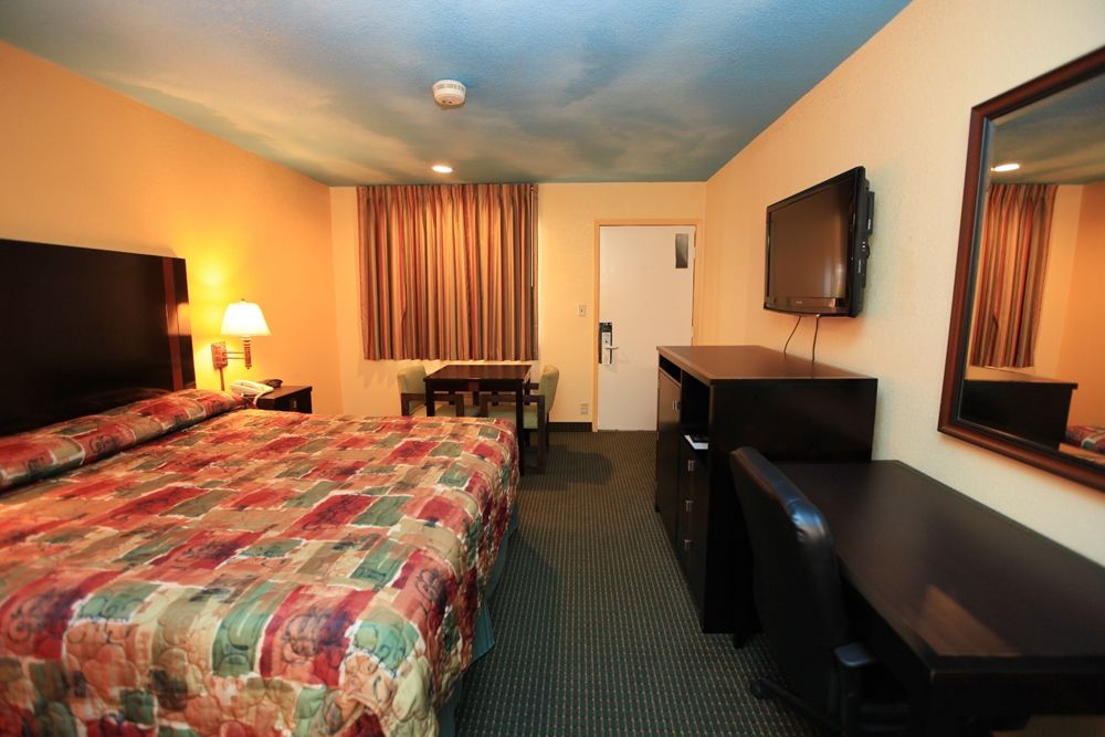 Palace Inn Rosenberg Room photo
